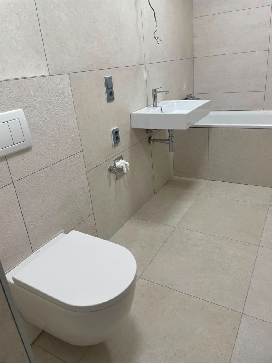 Prenájom bytu 2-izbový 79 m², Moskevská, Liberec, Liberecký kraj Prenájom bytu 2-izbový 79 m², Moskevská, Liberec, Liberecký kraj