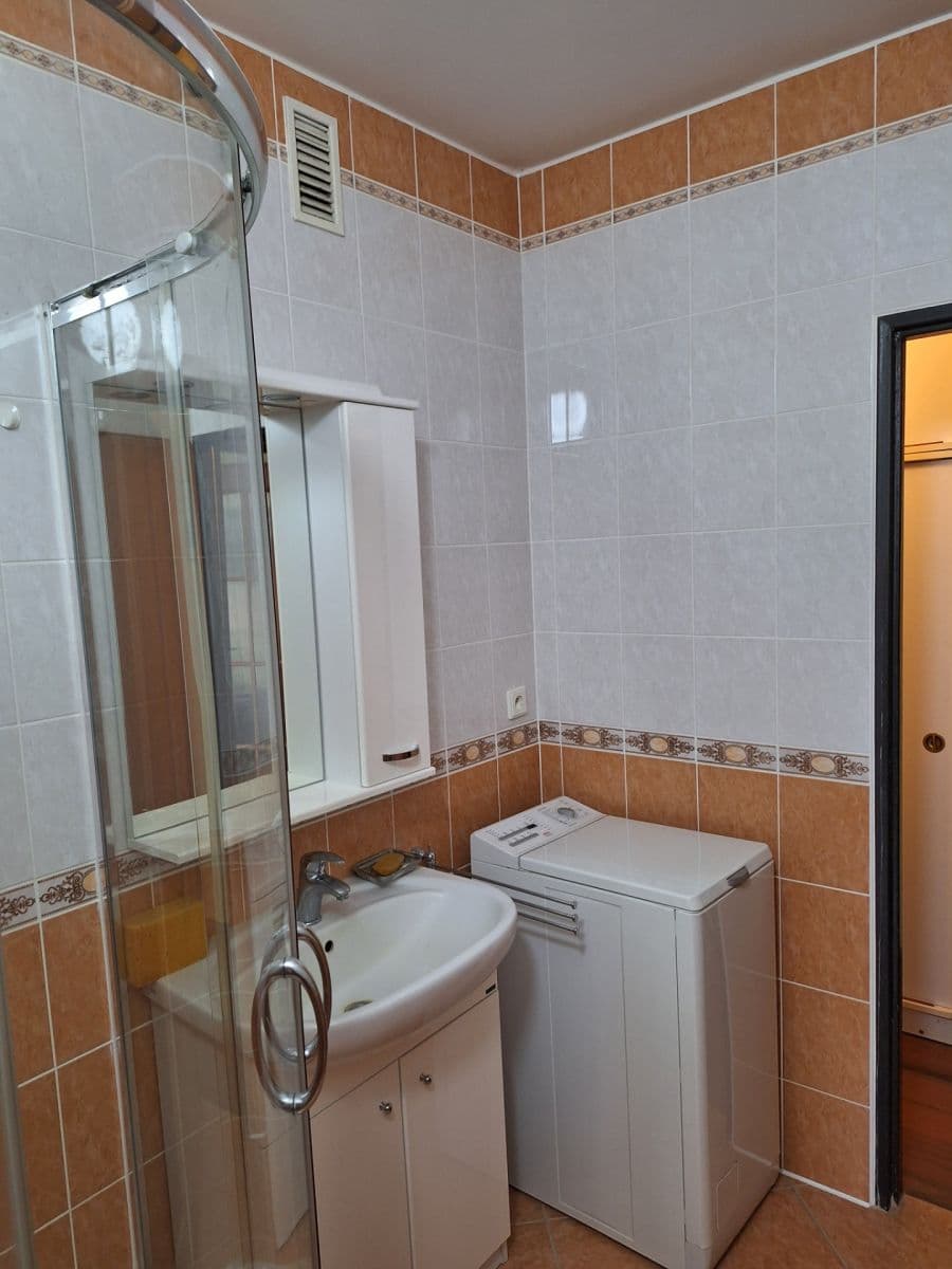 Prenájom bytu 2-izbový 66 m², Frýdlantská, Praha, Praha Prenájom bytu 2-izbový 66 m², Frýdlantská, Praha, Praha