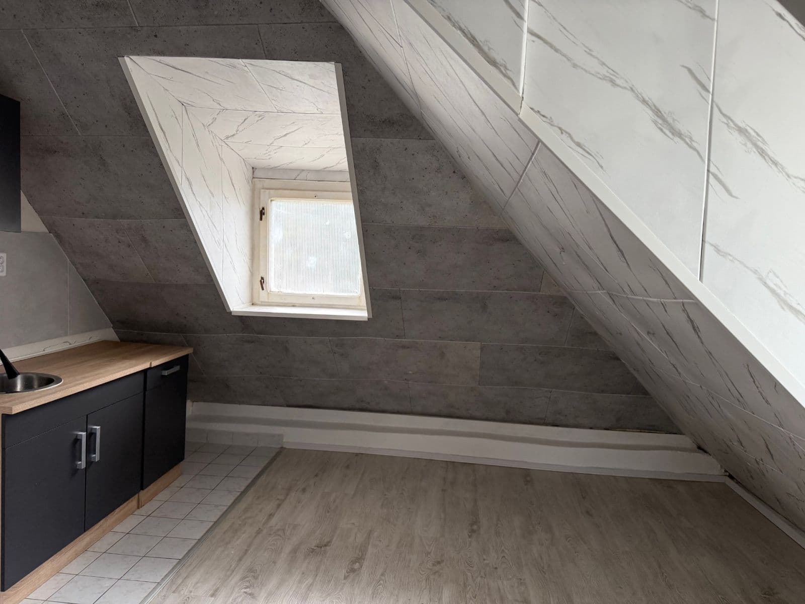 Prenájom bytu 3-izbový 60 m², Na Samotě, Praha, Praha Prenájom bytu 3-izbový 60 m², Na Samotě, Praha, Praha