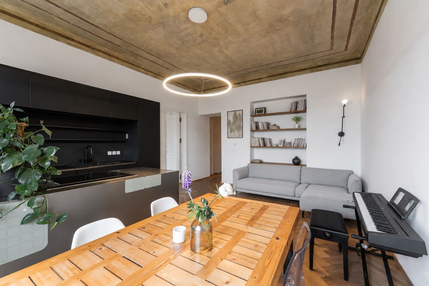 Prenájom bytu 3-izbový 80 m², Slezská, Praha, Praha Prenájom bytu 3-izbový 80 m², Slezská, Praha, Praha