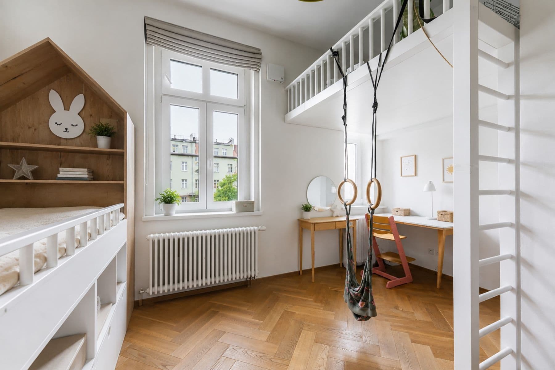 Prenájom bytu 3-izbový 80 m², Slezská, Praha, Praha Prenájom bytu 3-izbový 80 m², Slezská, Praha, Praha
