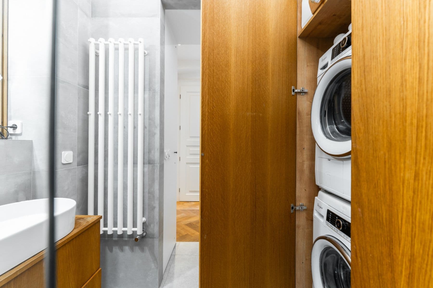 Prenájom bytu 3-izbový 80 m², Slezská, Praha, Praha Prenájom bytu 3-izbový 80 m², Slezská, Praha, Praha