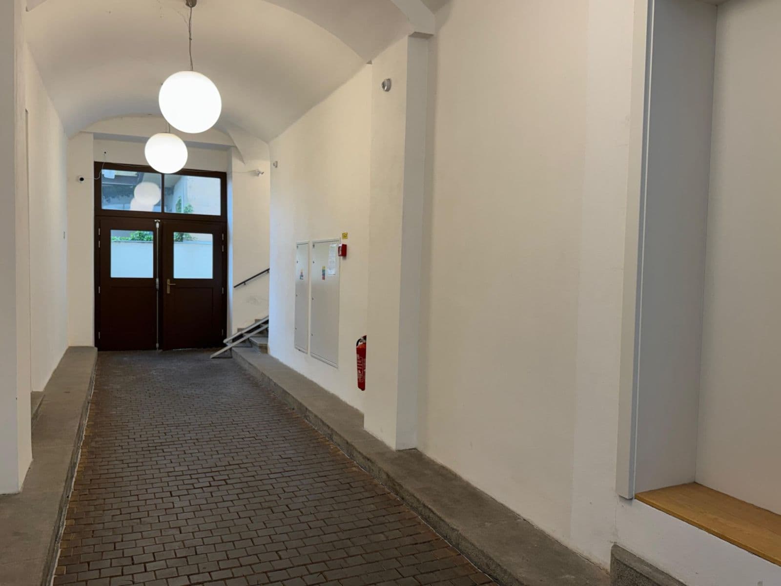 Predaj nebytového priestoru 187 m², Tusarova, Praha, Praha Predaj nebytového priestoru 187 m², Tusarova, Praha, Praha