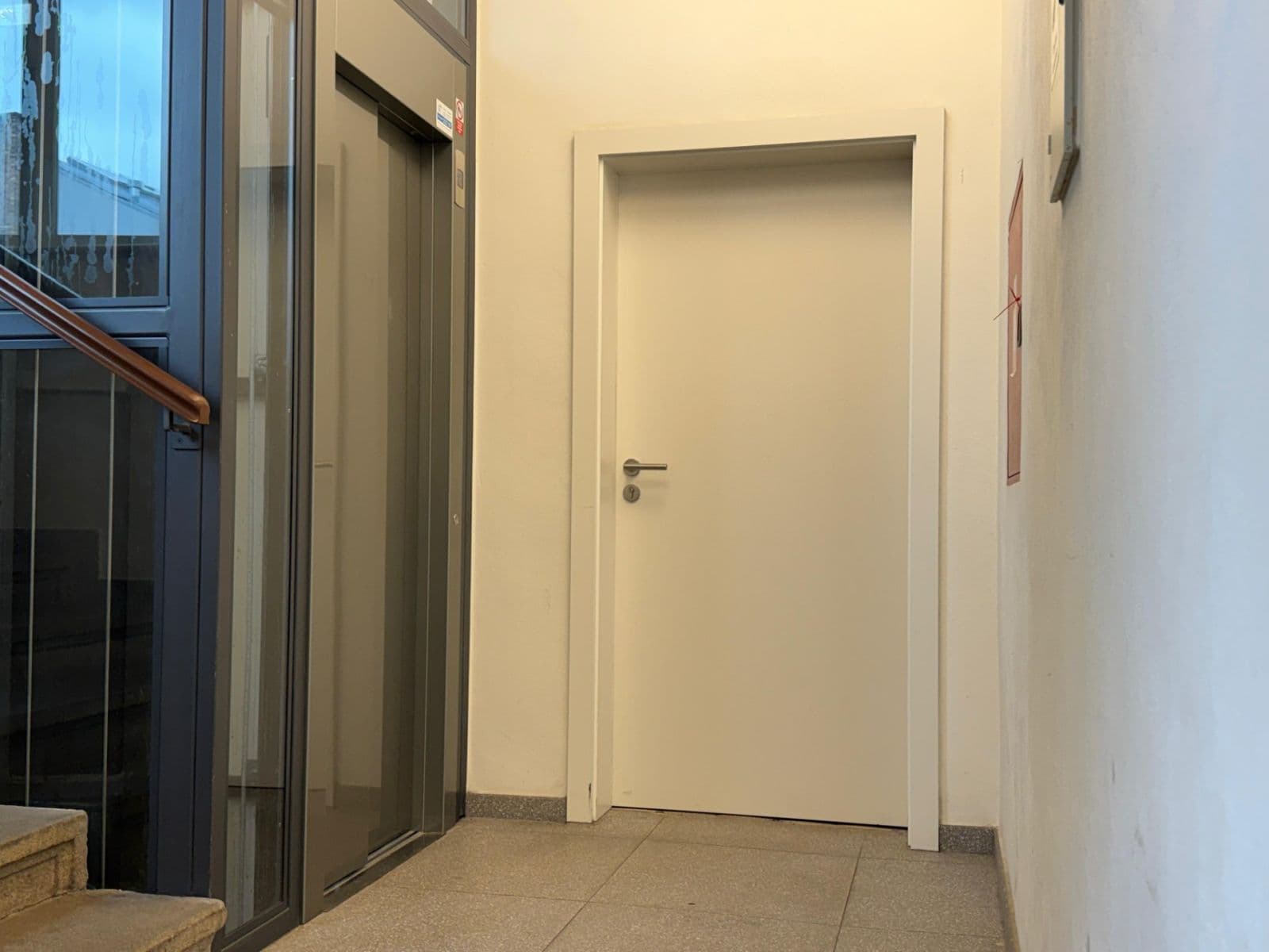 Predaj nebytového priestoru 187 m², Tusarova, Praha, Praha Predaj nebytového priestoru 187 m², Tusarova, Praha, Praha