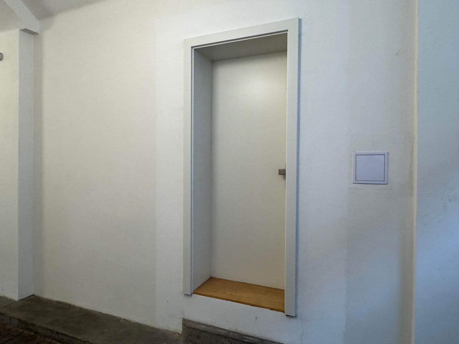 Predaj nebytového priestoru 292 m², Tusarova, Praha, Praha Predaj nebytového priestoru 292 m², Tusarova, Praha, Praha