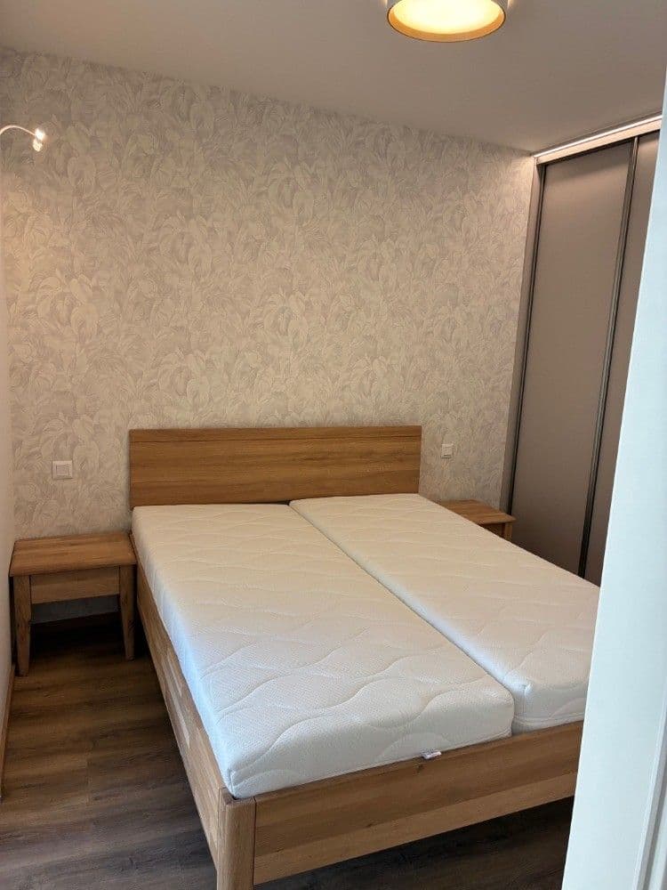 Prenájom bytu 2-izbový 56 m², Rostislavovo náměstí, Brno, Jihomoravský kraj Prenájom bytu 2-izbový 56 m², Rostislavovo náměstí, Brno, Jihomoravský kraj