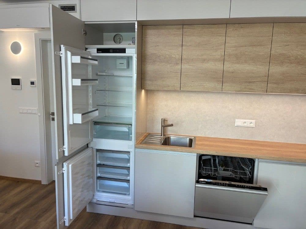 Prenájom bytu 2-izbový 56 m², Rostislavovo náměstí, Brno, Jihomoravský kraj Prenájom bytu 2-izbový 56 m², Rostislavovo náměstí, Brno, Jihomoravský kraj