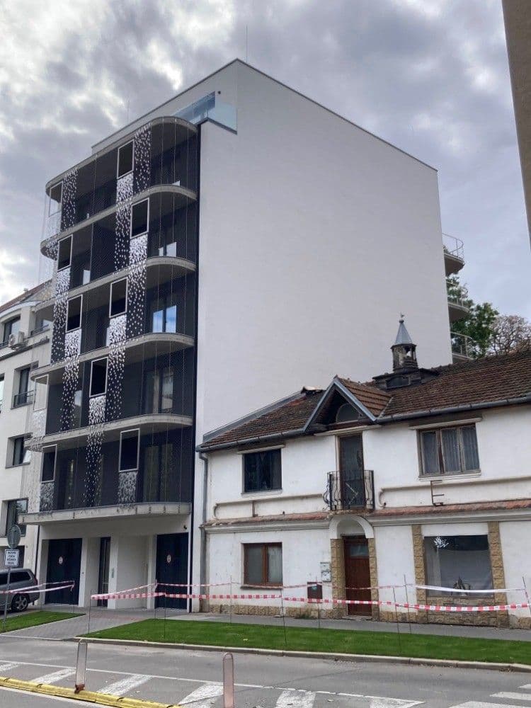 Prenájom bytu 2-izbový 56 m², Rostislavovo náměstí, Brno, Jihomoravský kraj Prenájom bytu 2-izbový 56 m², Rostislavovo náměstí, Brno, Jihomoravský kraj