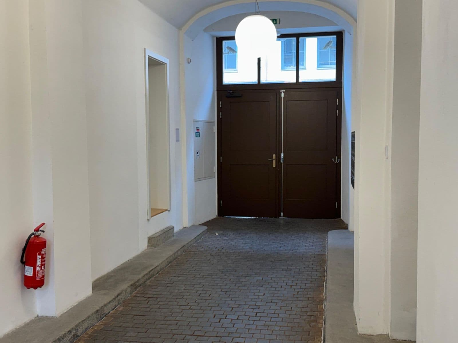 Predaj nebytového priestoru 25 m², Tusarova, Praha, Praha Predaj nebytového priestoru 25 m², Tusarova, Praha, Praha