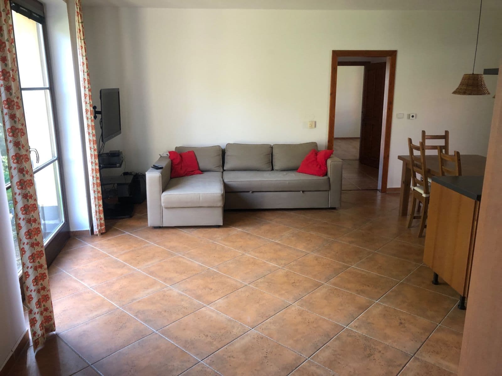 Prenájom domu 80 m², pozemek 200 m², Vysoký Chlumec, Středočeský kraj Prenájom domu 80 m², pozemek 200 m², Vysoký Chlumec, Středočeský kraj