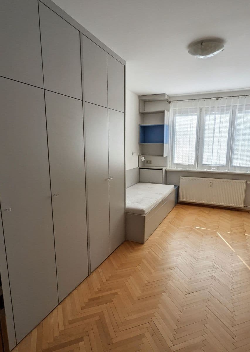 Prenájom bytu 3-izbový 68 m², Tuchorazská, Praha, Praha Prenájom bytu 3-izbový 68 m², Tuchorazská, Praha, Praha
