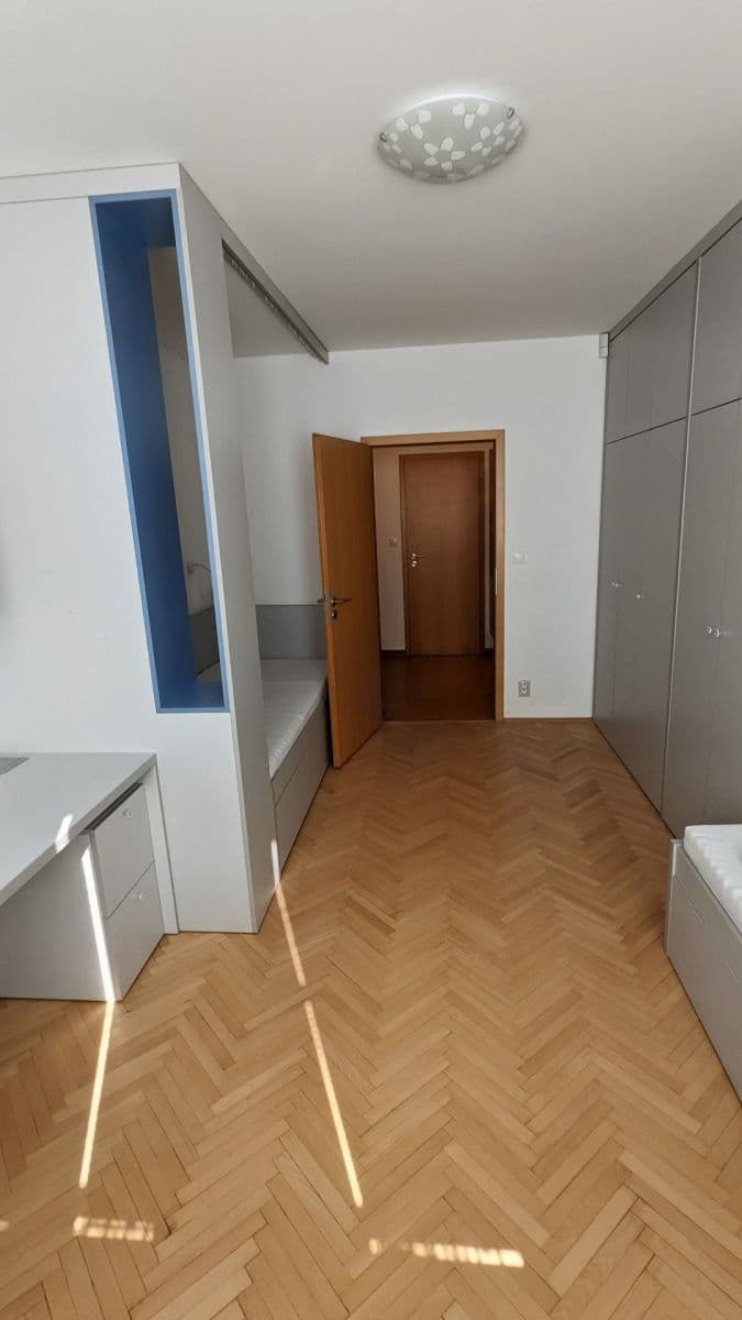 Prenájom bytu 3-izbový 68 m², Tuchorazská, Praha, Praha Prenájom bytu 3-izbový 68 m², Tuchorazská, Praha, Praha
