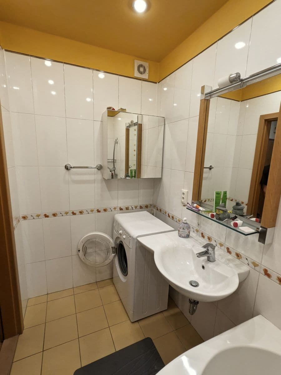 Prenájom bytu 3-izbový 68 m², Tuchorazská, Praha, Praha Prenájom bytu 3-izbový 68 m², Tuchorazská, Praha, Praha