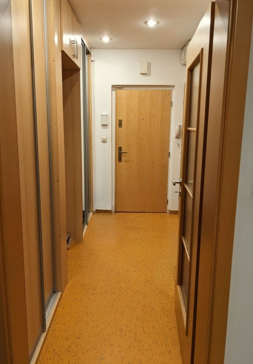 Prenájom bytu 3-izbový 68 m², Tuchorazská, Praha, Praha Prenájom bytu 3-izbový 68 m², Tuchorazská, Praha, Praha