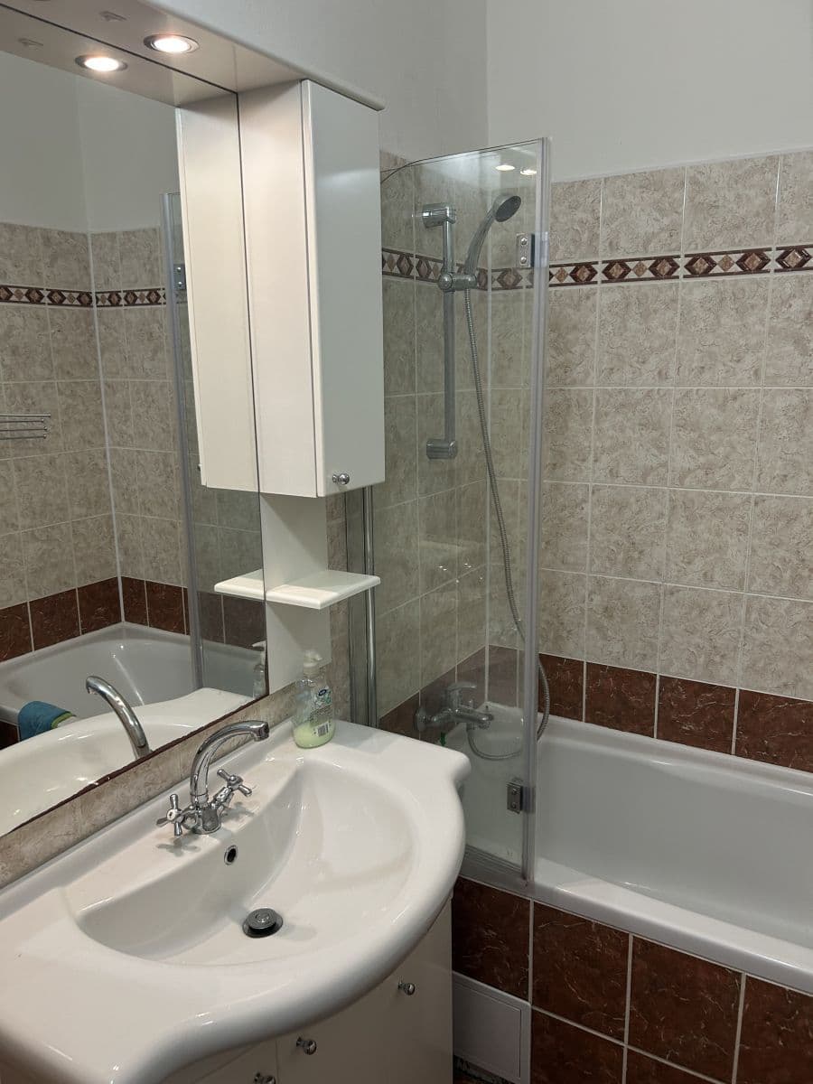 Prenájom bytu 37 m², . května, Praha, Praha Prenájom bytu 37 m², . května, Praha, Praha