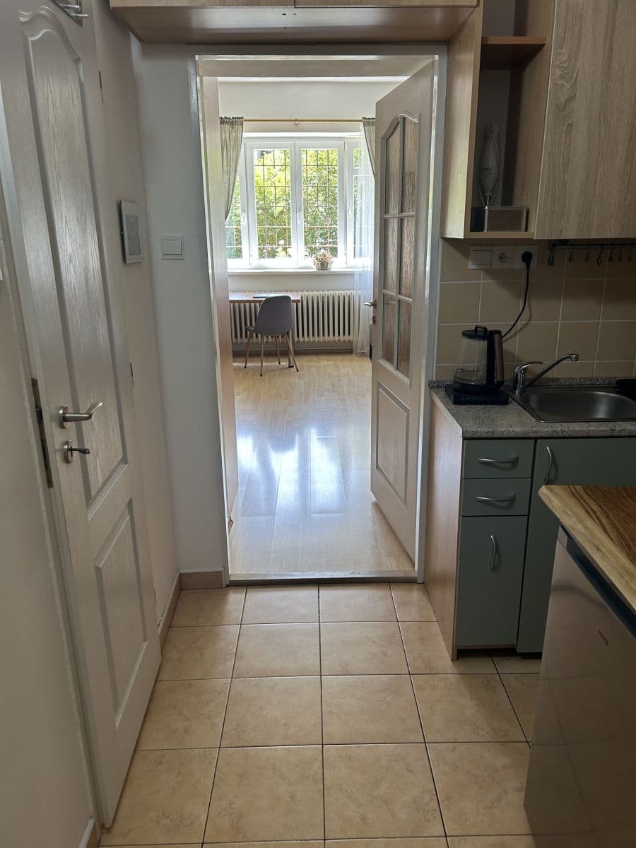 Prenájom bytu 37 m², . května, Praha, Praha Prenájom bytu 37 m², . května, Praha, Praha