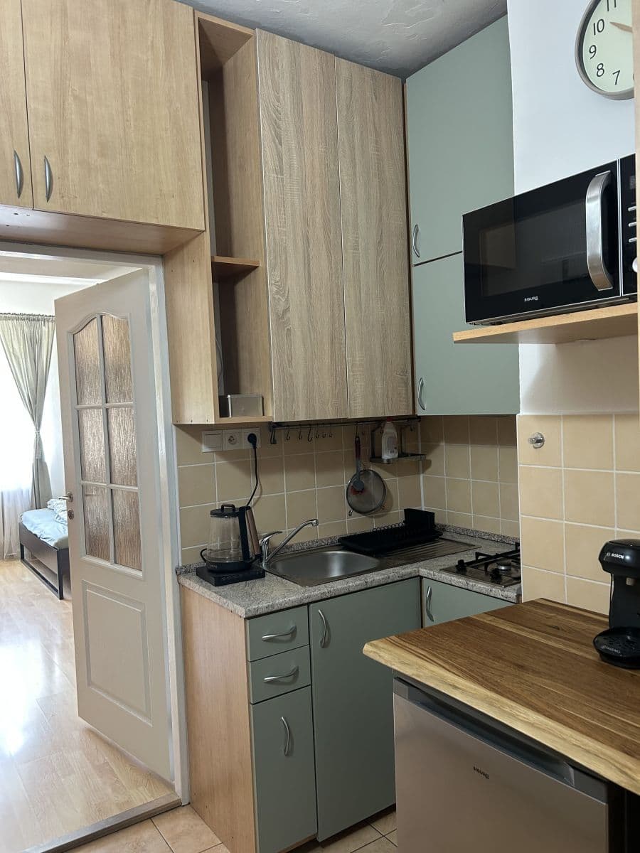Prenájom bytu 37 m², . května, Praha, Praha Prenájom bytu 37 m², . května, Praha, Praha
