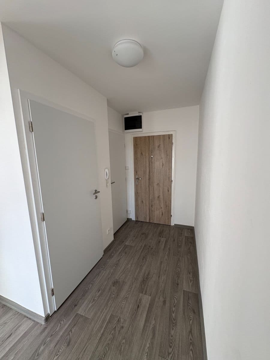 Prenájom bytu 2-izbový 42 m², V Aleji, Poděbrady, Středočeský kraj Prenájom bytu 2-izbový 42 m², V Aleji, Poděbrady, Středočeský kraj