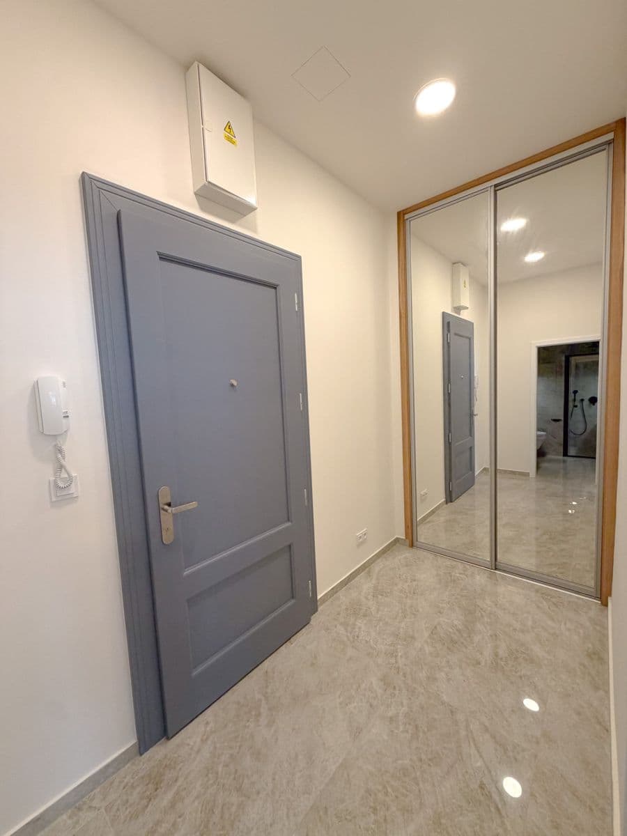 Predaj bytu 2-izbový 54 m², Jeseniova, Praha, Praha Predaj bytu 2-izbový 54 m², Jeseniova, Praha, Praha