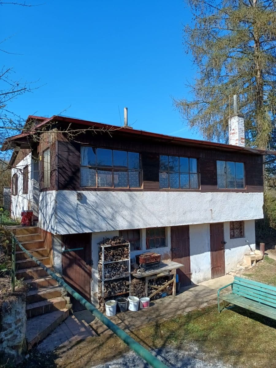 Predaj rekreačného objektu 60 m², pozemek 504 m², Lesní, Zadní Třebaň, Středočeský kraj Predaj rekreačného objektu 60 m², pozemek 504 m², Lesní, Zadní Třebaň, Středočeský kraj