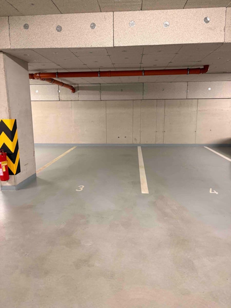 Prenájom garáže 13 m², Třebohostická, Praha, Praha Prenájom garáže 13 m², Třebohostická, Praha, Praha