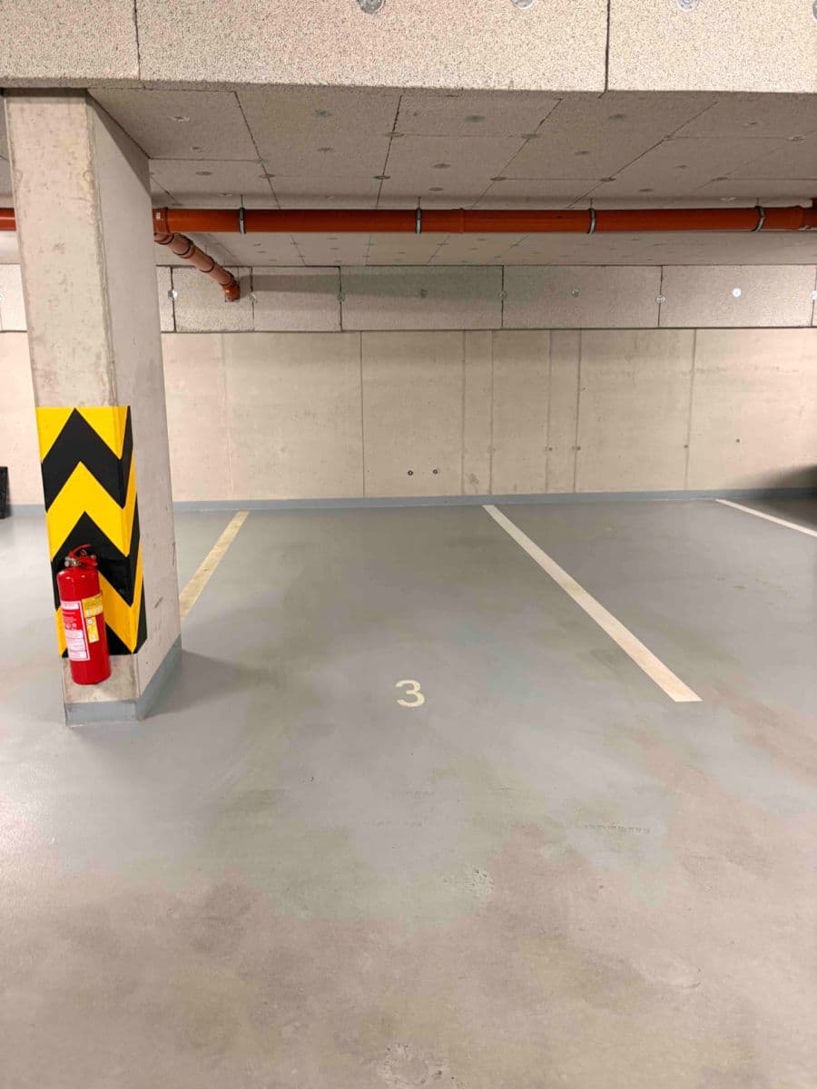 Prenájom garáže 13 m², Třebohostická, Praha, Praha Prenájom garáže 13 m², Třebohostická, Praha, Praha