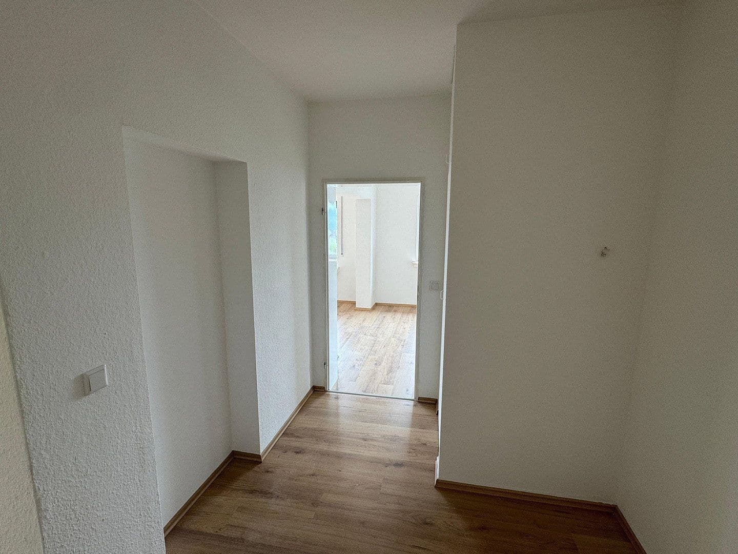 Prenájom bytu 3-izbový 114 m², Ringstraße 1b, Sundern, Severné Porýnie - Westfálsko Prenájom bytu 3-izbový 114 m², Ringstraße 1b, Sundern, Severné Porýnie - Westfálsko