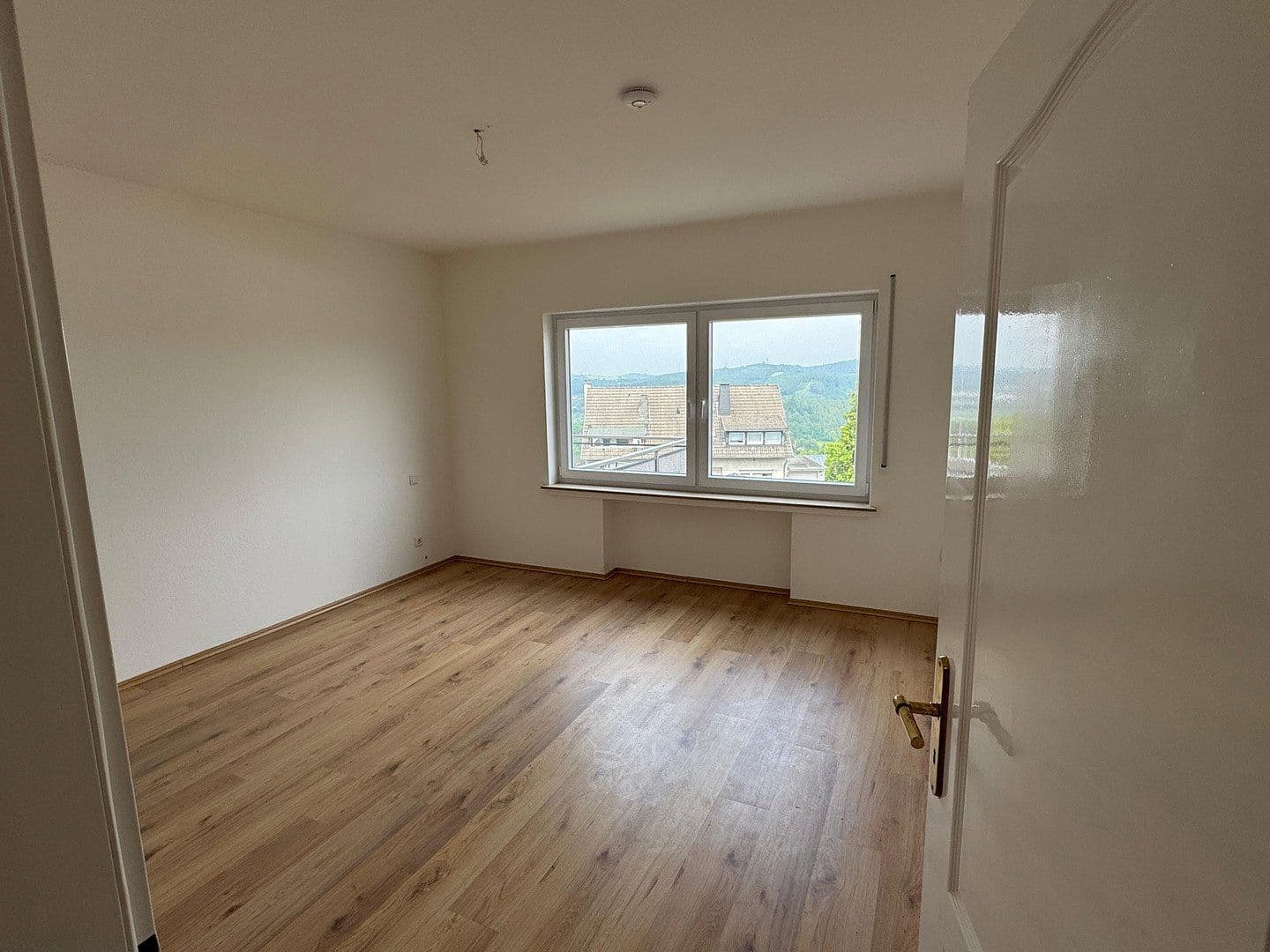 Prenájom bytu 3-izbový 114 m², Ringstraße 1b, Sundern, Severné Porýnie - Westfálsko Prenájom bytu 3-izbový 114 m², Ringstraße 1b, Sundern, Severné Porýnie - Westfálsko