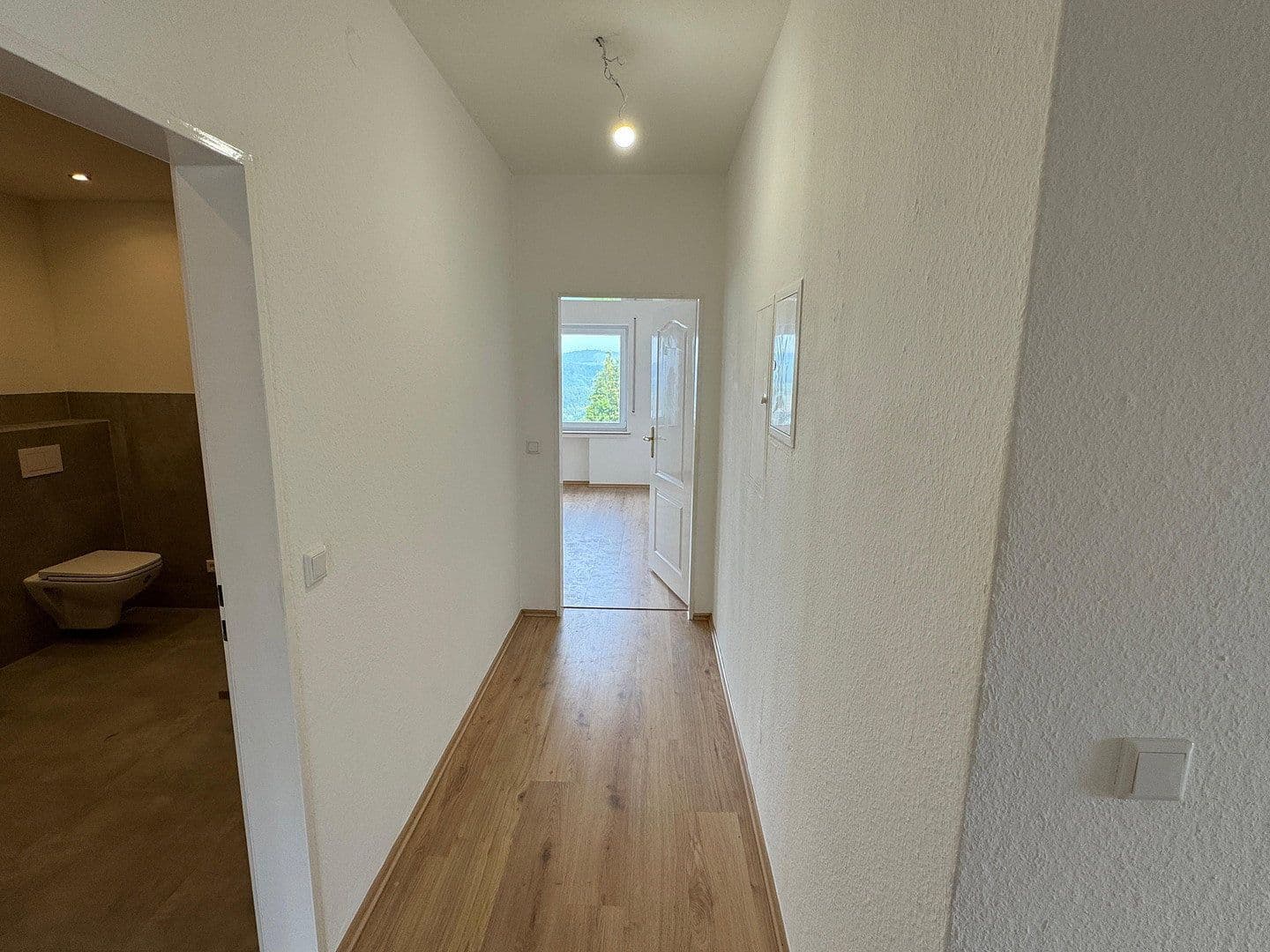 Prenájom bytu 3-izbový 114 m², Ringstraße 1b, Sundern, Severné Porýnie - Westfálsko Prenájom bytu 3-izbový 114 m², Ringstraße 1b, Sundern, Severné Porýnie - Westfálsko