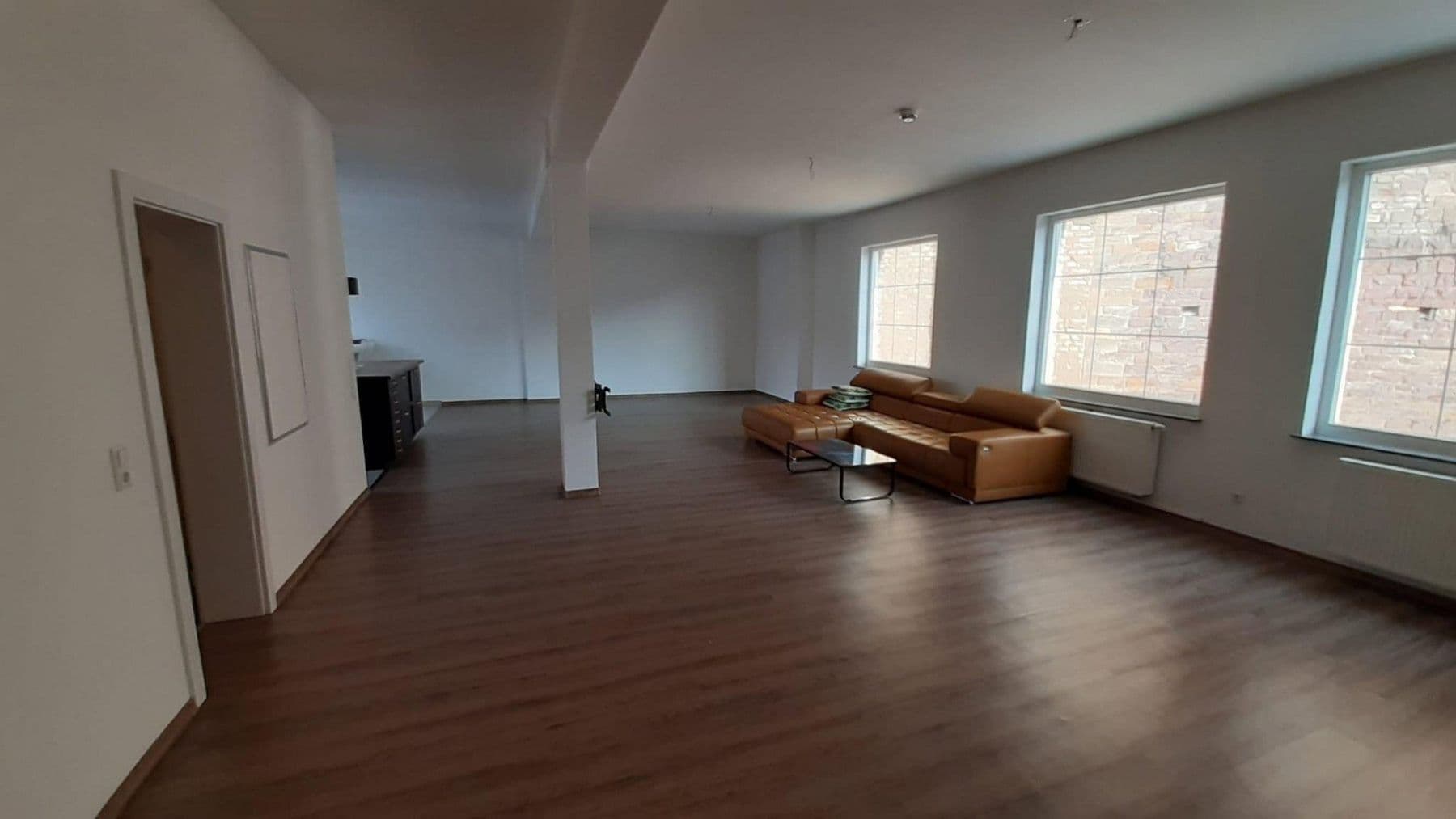 Prenájom bytu 1-izbový 95 m², Karlsruhe, Bádensko-Wurttembersko Prenájom bytu 1-izbový 95 m², Karlsruhe, Bádensko-Wurttembersko