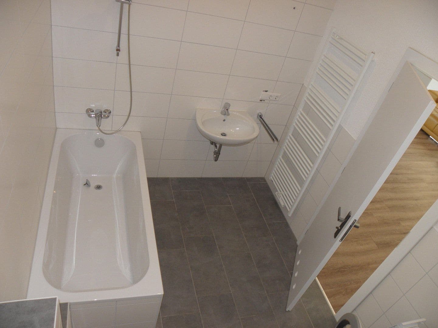 Prenájom bytu 1-izbový 95 m², Karlsruhe, Bádensko-Wurttembersko Prenájom bytu 1-izbový 95 m², Karlsruhe, Bádensko-Wurttembersko