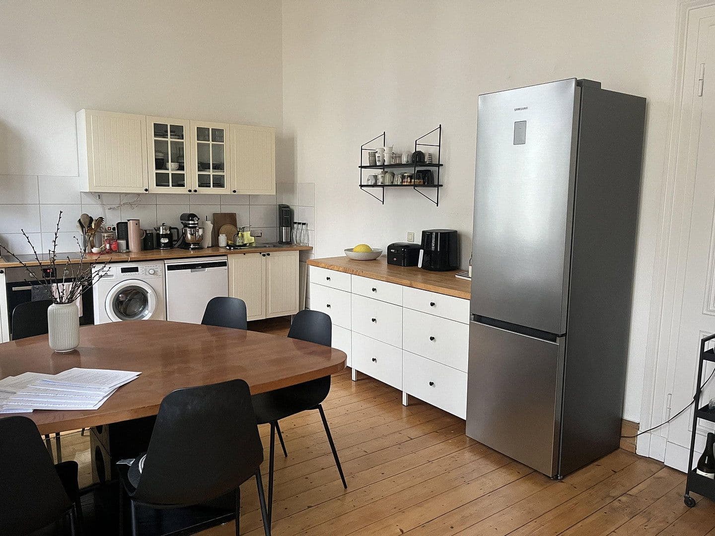 Prenájom bytu 3-izbový 90 m², Weberstr.41, Bonn, Severné Porýnie - Westfálsko Prenájom bytu 3-izbový 90 m², Weberstr.41, Bonn, Severné Porýnie - Westfálsko