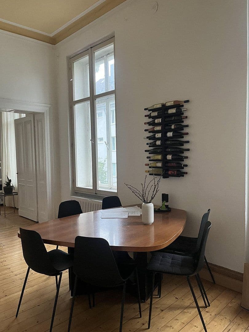 Prenájom bytu 3-izbový 90 m², Weberstr.41, Bonn, Severné Porýnie - Westfálsko Prenájom bytu 3-izbový 90 m², Weberstr.41, Bonn, Severné Porýnie - Westfálsko