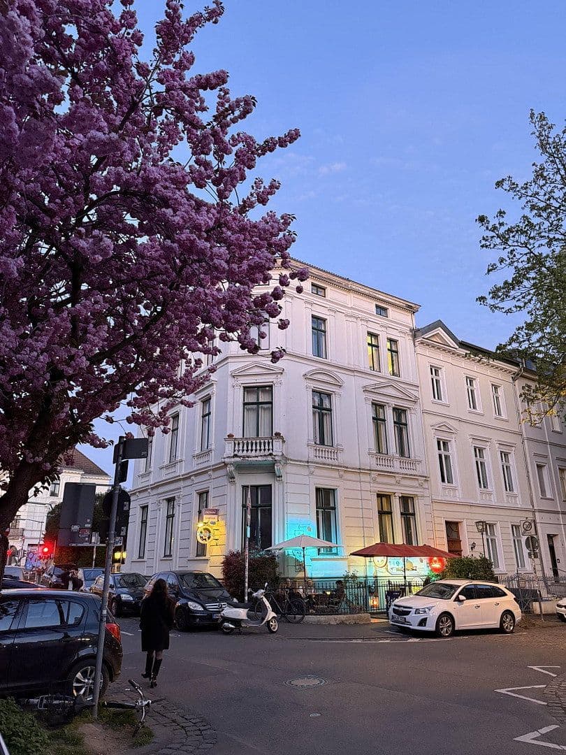 Prenájom bytu 3-izbový 90 m², Weberstr.41, Bonn, Severné Porýnie - Westfálsko Prenájom bytu 3-izbový 90 m², Weberstr.41, Bonn, Severné Porýnie - Westfálsko