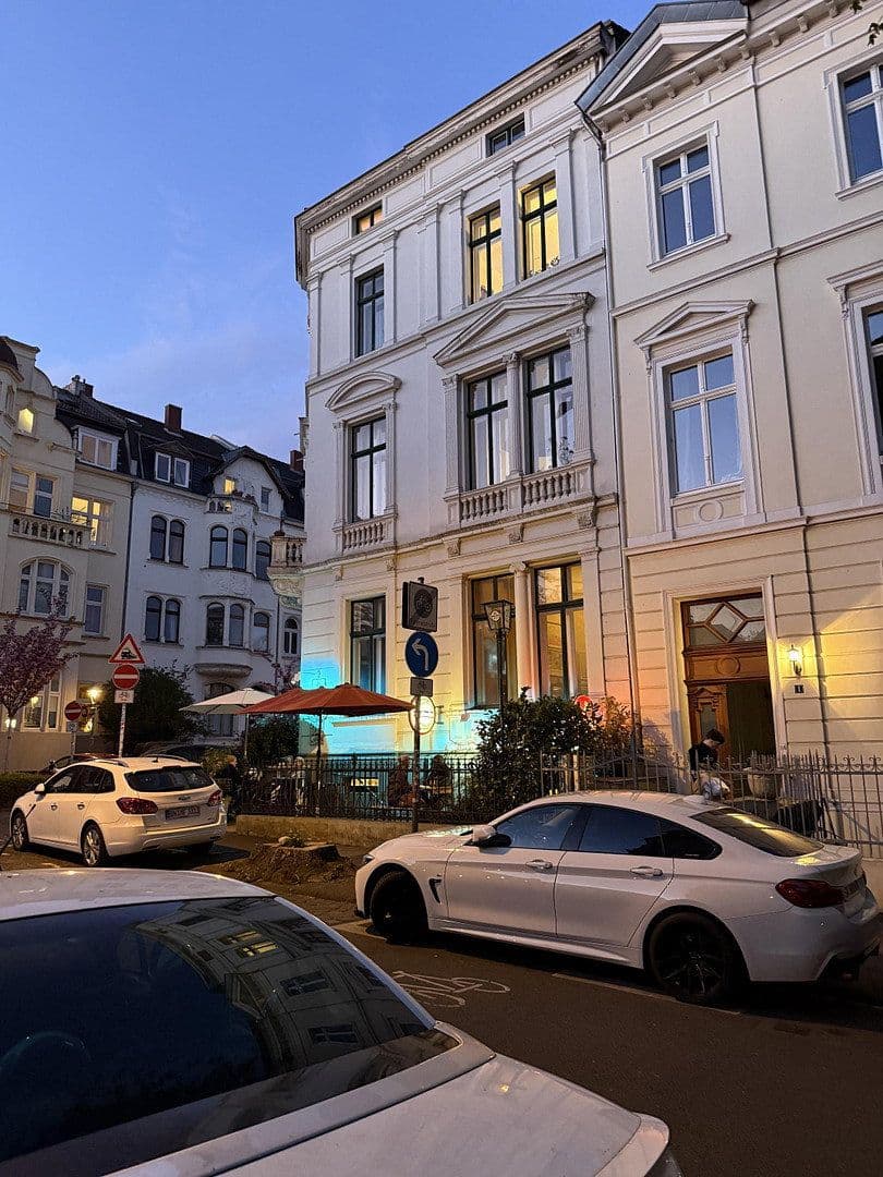 Prenájom bytu 3-izbový 90 m², Weberstr.41, Bonn, Severné Porýnie - Westfálsko Prenájom bytu 3-izbový 90 m², Weberstr.41, Bonn, Severné Porýnie - Westfálsko