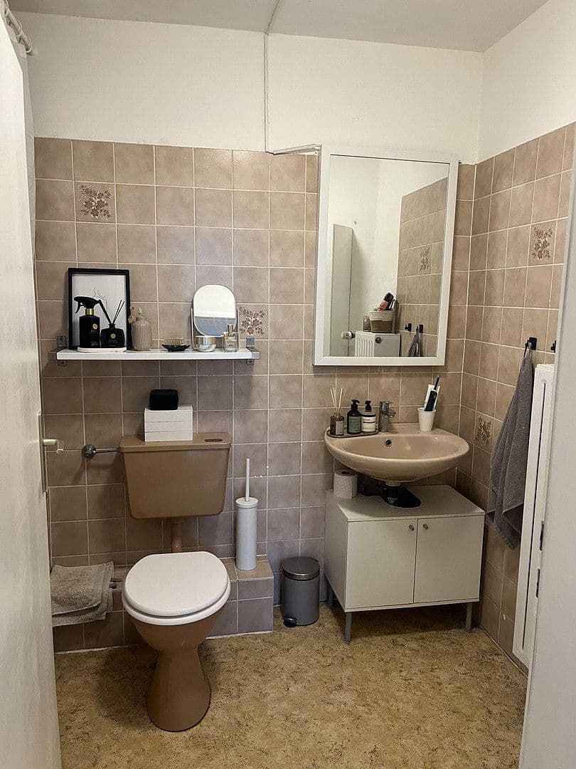 Prenájom bytu 3-izbový 90 m², Weberstr.41, Bonn, Severné Porýnie - Westfálsko Prenájom bytu 3-izbový 90 m², Weberstr.41, Bonn, Severné Porýnie - Westfálsko