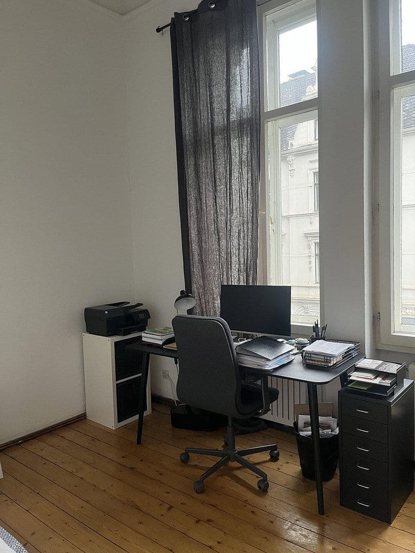 Prenájom bytu 3-izbový 90 m², Weberstr.41, Bonn, Severné Porýnie - Westfálsko Prenájom bytu 3-izbový 90 m², Weberstr.41, Bonn, Severné Porýnie - Westfálsko