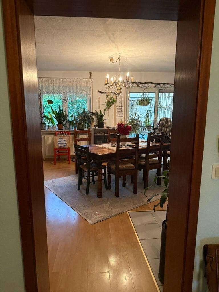 Prenájom bytu 4-izbový 150 m², Spitzwegstraße 6, Alzenau, Bavorsko Prenájom bytu 4-izbový 150 m², Spitzwegstraße 6, Alzenau, Bavorsko