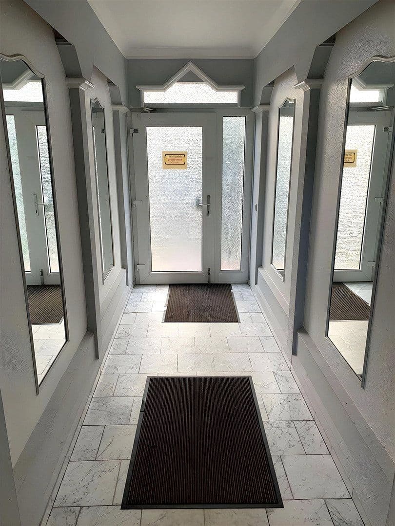 Prenájom bytu 4-izbový 80 m², Walddörferstrasse 276, Hamburg, Hamburg Prenájom bytu 4-izbový 80 m², Walddörferstrasse 276, Hamburg, Hamburg
