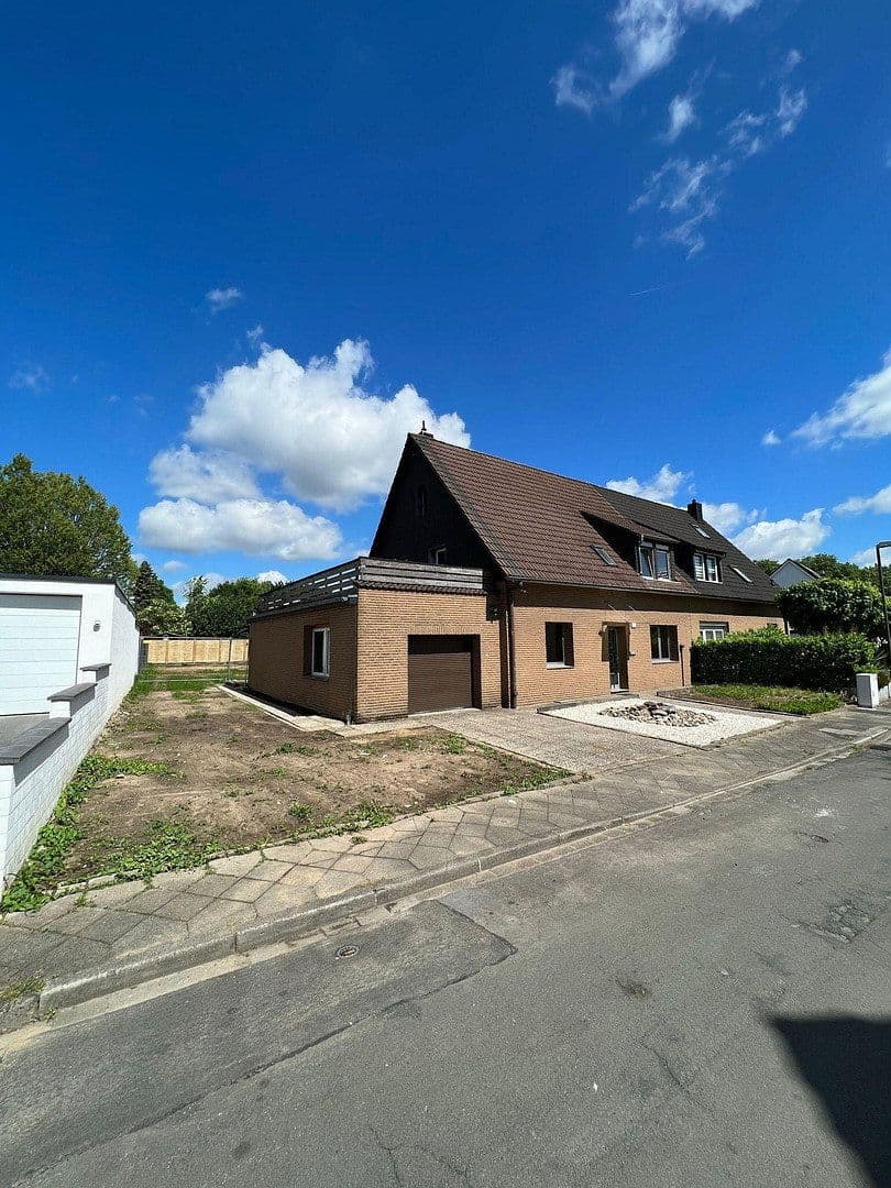 Predaj domu 201 m², pozemek 673 m², Sodenstr. 5, Düsseldorf, Severné Porýnie - Westfálsko Predaj domu 201 m², pozemek 673 m², Sodenstr. 5, Düsseldorf, Severné Porýnie - Westfálsko