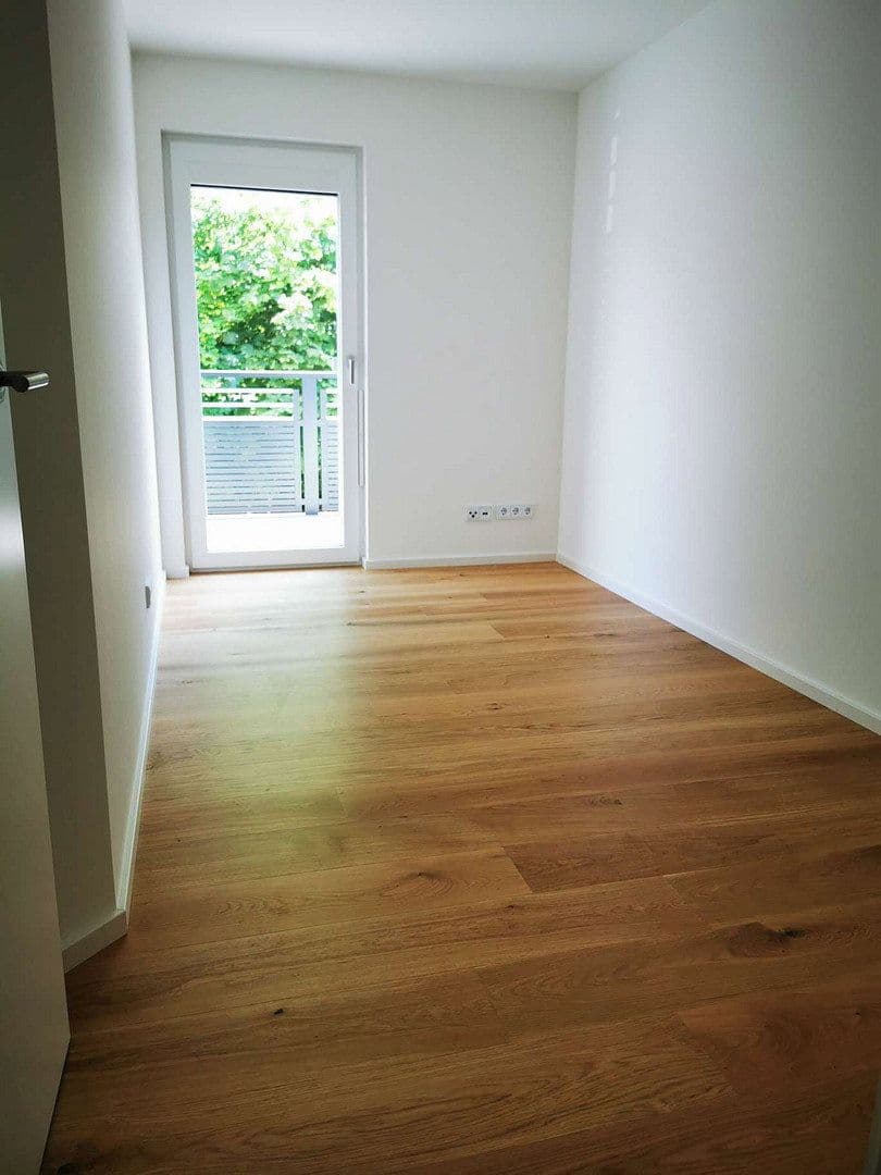 Prenájom bytu 3-izbový 93 m², Verdistr. 105e, München, Bavorsko Prenájom bytu 3-izbový 93 m², Verdistr. 105e, München, Bavorsko