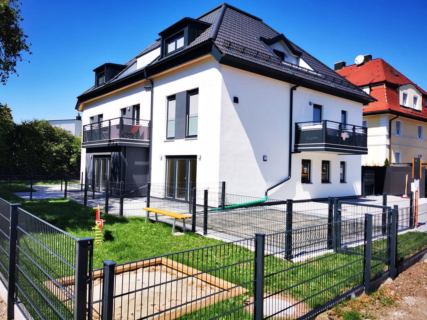 Prenájom bytu 3-izbový 93 m², Verdistr. 105e, München, Bavorsko Prenájom bytu 3-izbový 93 m², Verdistr. 105e, München, Bavorsko