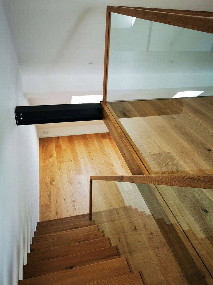 Prenájom bytu 3-izbový 93 m², Verdistr. 105e, München, Bavorsko Prenájom bytu 3-izbový 93 m², Verdistr. 105e, München, Bavorsko