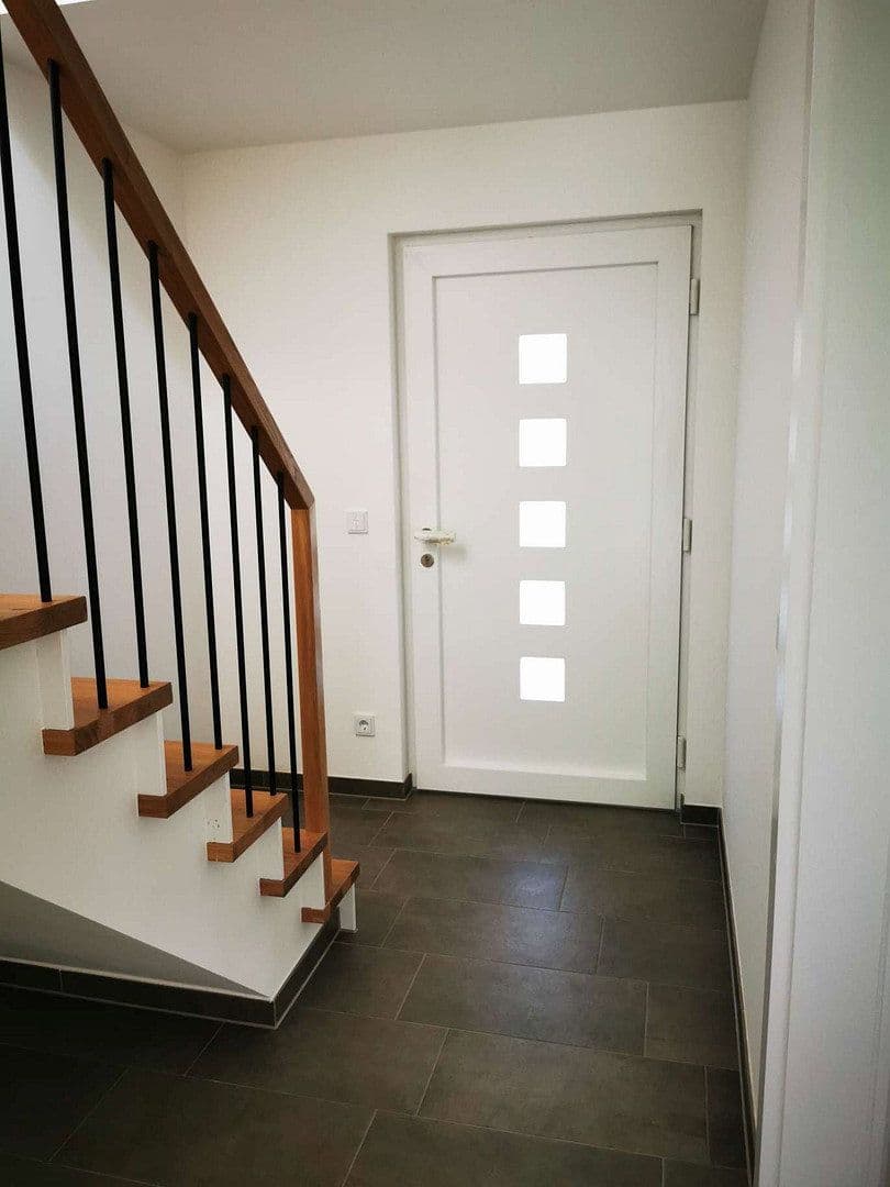 Prenájom bytu 3-izbový 93 m², Verdistr. 105e, München, Bavorsko Prenájom bytu 3-izbový 93 m², Verdistr. 105e, München, Bavorsko