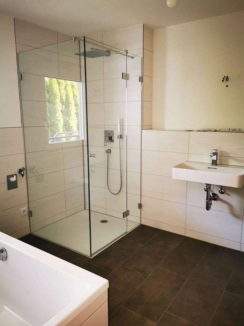 Prenájom bytu 3-izbový 93 m², Verdistr. 105e, München, Bavorsko Prenájom bytu 3-izbový 93 m², Verdistr. 105e, München, Bavorsko
