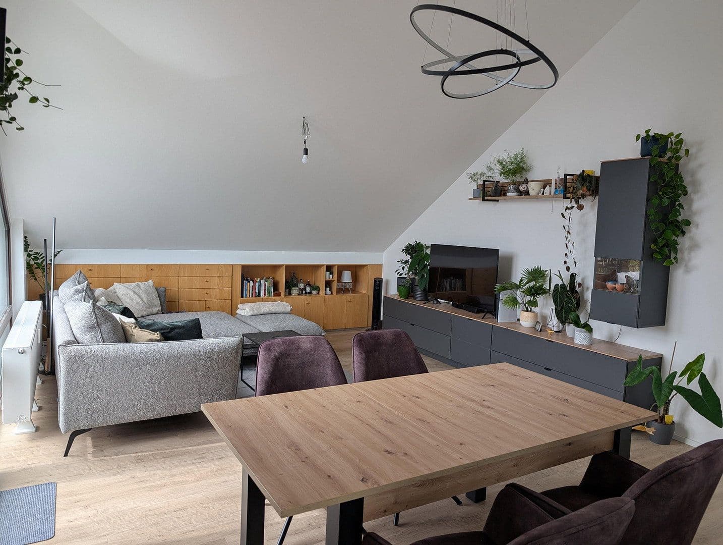 Prenájom bytu 3-izbový 74 m², STUTTGART, Bádensko-Wurttembersko Prenájom bytu 3-izbový 74 m², STUTTGART, Bádensko-Wurttembersko