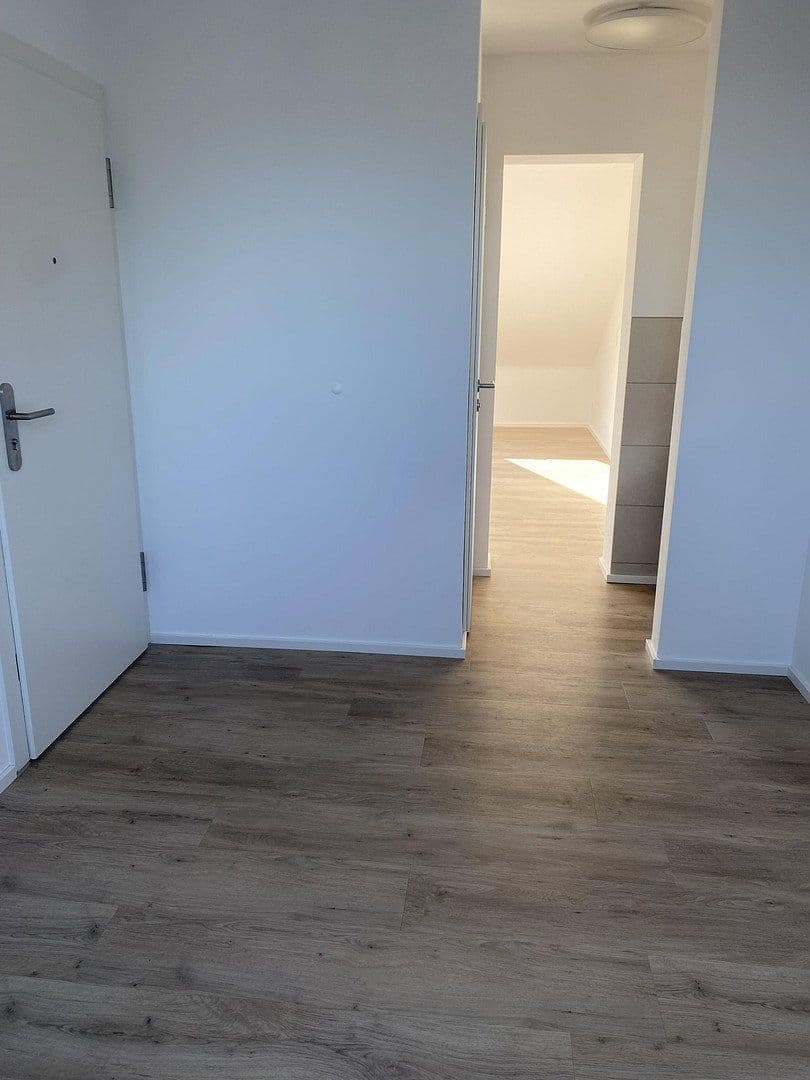 Prenájom bytu 3-izbový 74 m², STUTTGART, Bádensko-Wurttembersko Prenájom bytu 3-izbový 74 m², STUTTGART, Bádensko-Wurttembersko