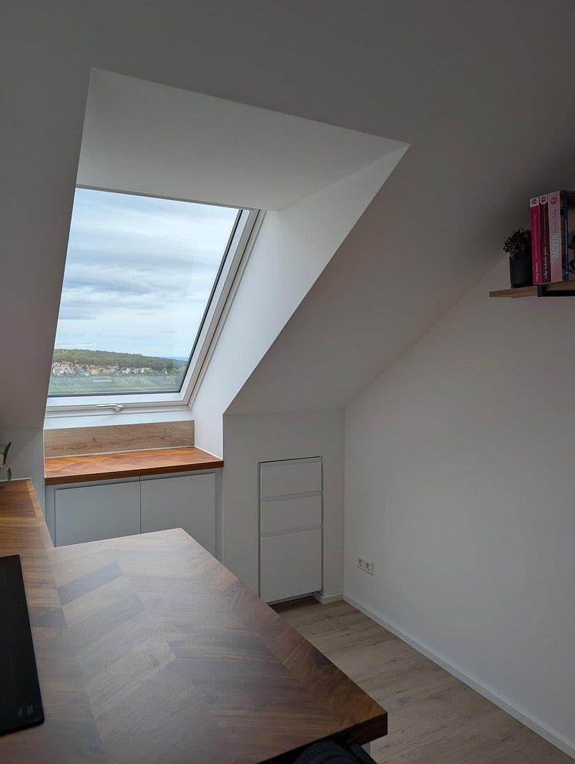 Prenájom bytu 3-izbový 74 m², STUTTGART, Bádensko-Wurttembersko Prenájom bytu 3-izbový 74 m², STUTTGART, Bádensko-Wurttembersko
