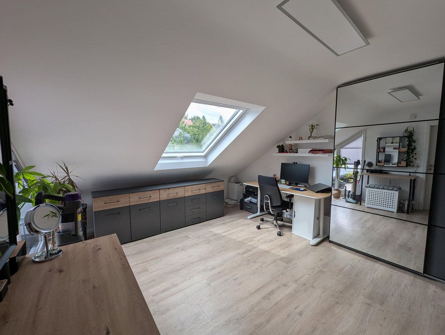 Prenájom bytu 3-izbový 74 m², STUTTGART, Bádensko-Wurttembersko Prenájom bytu 3-izbový 74 m², STUTTGART, Bádensko-Wurttembersko