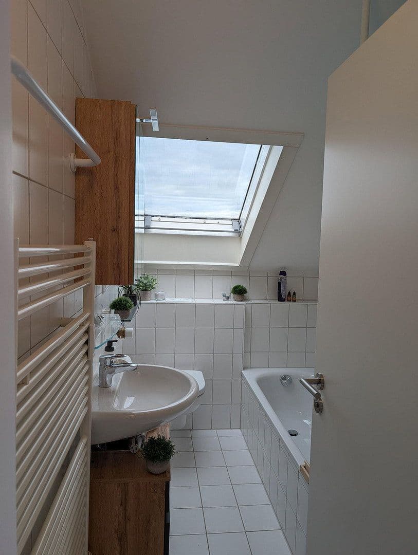 Prenájom bytu 3-izbový 74 m², STUTTGART, Bádensko-Wurttembersko Prenájom bytu 3-izbový 74 m², STUTTGART, Bádensko-Wurttembersko